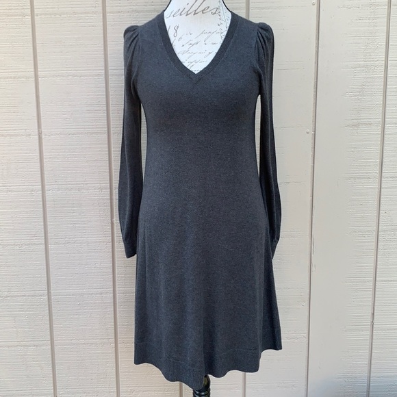 NWOT ANN TAYLOR LOFT Petites Gray V-Neck Swing Sweater Dress - Picture 2 of 14